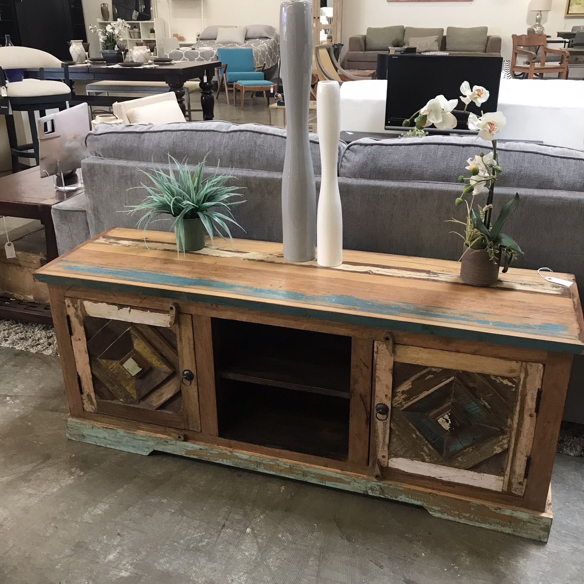 Round Mid Century Dining Table – Design Consignment
