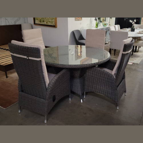 Round Brimley Recliner Dining Set